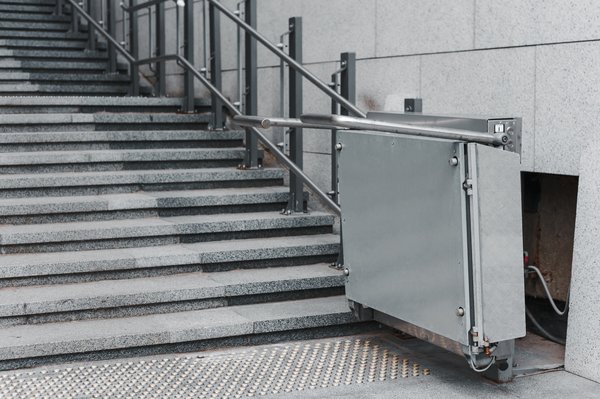 Guide d'achat pour un monte-escalier : confort et accessibilité